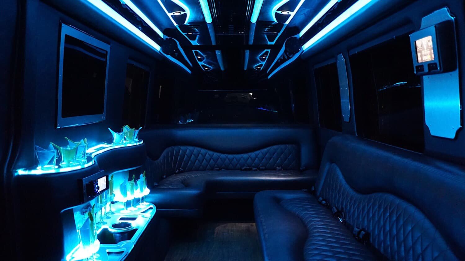 toronto party buses
