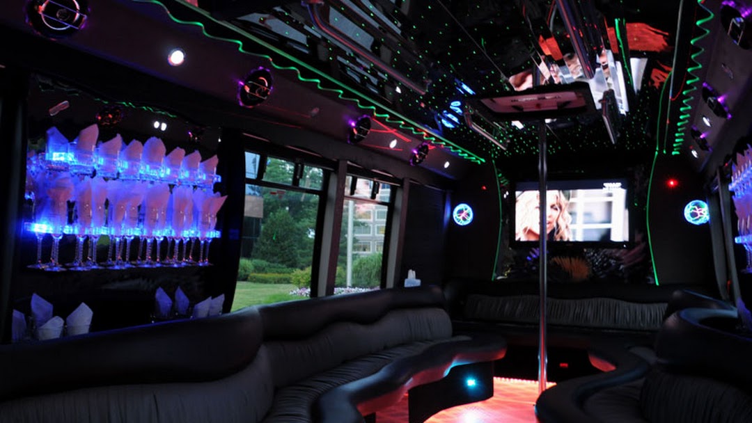 toronto party bus